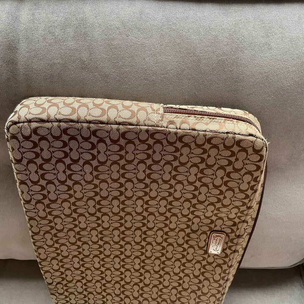 Coach Signature Jacquard Tan and Brown Computer Zip Sleeve Bag Clutch - Picture 5 of 6